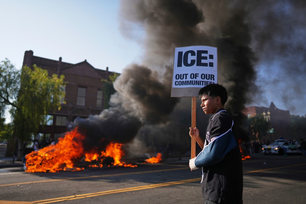APTOPIX_Immigration_Raids_Los_Angeles436302