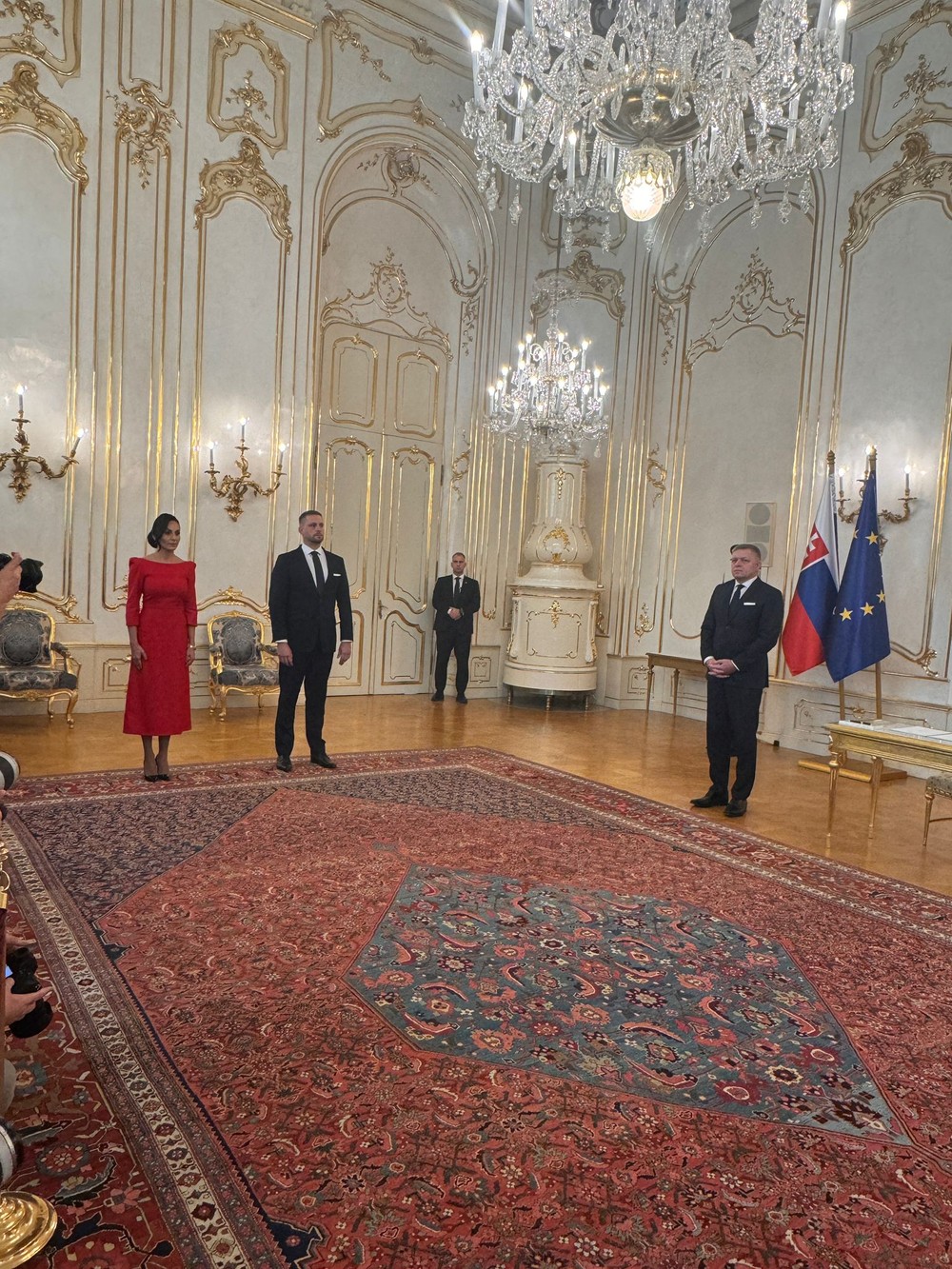 Prezident prijal demisiu Dolinkovej. Vo funkcii ju nahradí Šaško