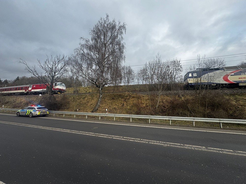 Vlaky sa vyhli zrážke pri Liptovskom Hrádku