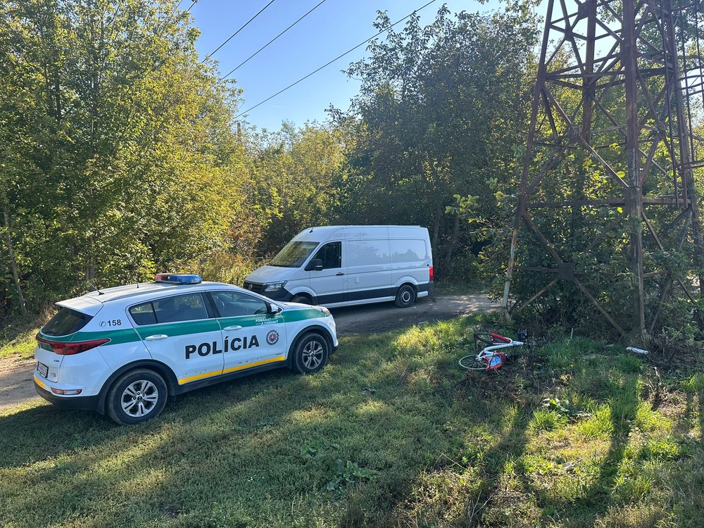 Pri chatrčiach našli mŕtvu ženu