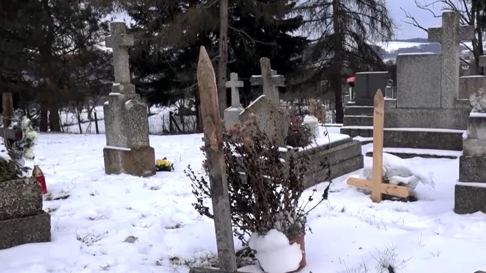 Zo zeme vytrhli najmenej 18 krížov