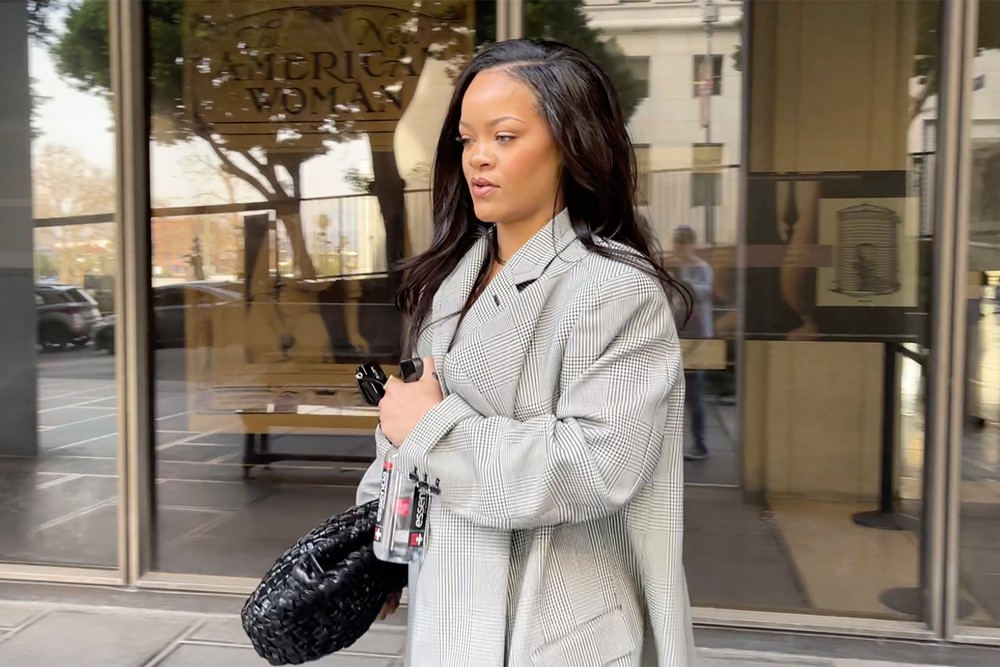 Rihanna na súde po streľbe na jej dom