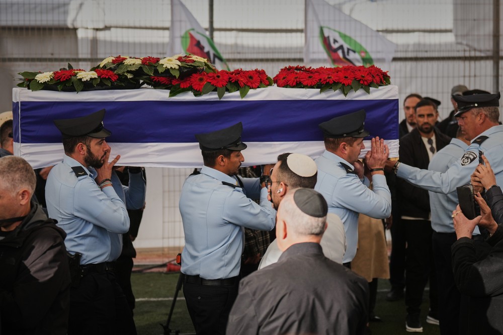 Israel_Palestinians021271