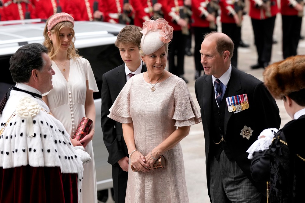 Britain_Platinum_Jubilee_78773-588d0bdf0f1f4d44858830407e53535a