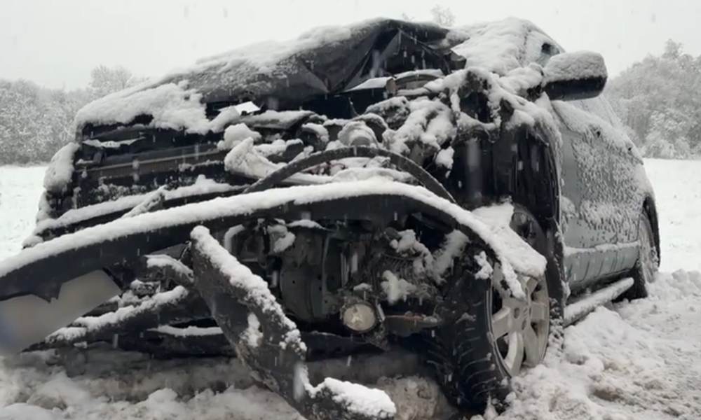 Prvý sneh komplikoval dopravu 3