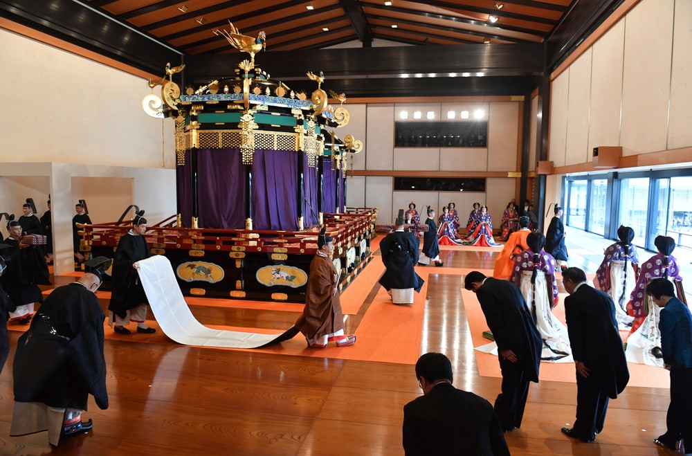 Cisár Naruhito oficiálne nastúpil na trón. Takto vyzeral slávnostný ceremoniál 