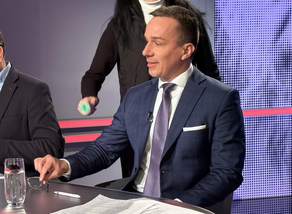 7d87b029-6b22-46b7-9cd5-d6c1c9a12853