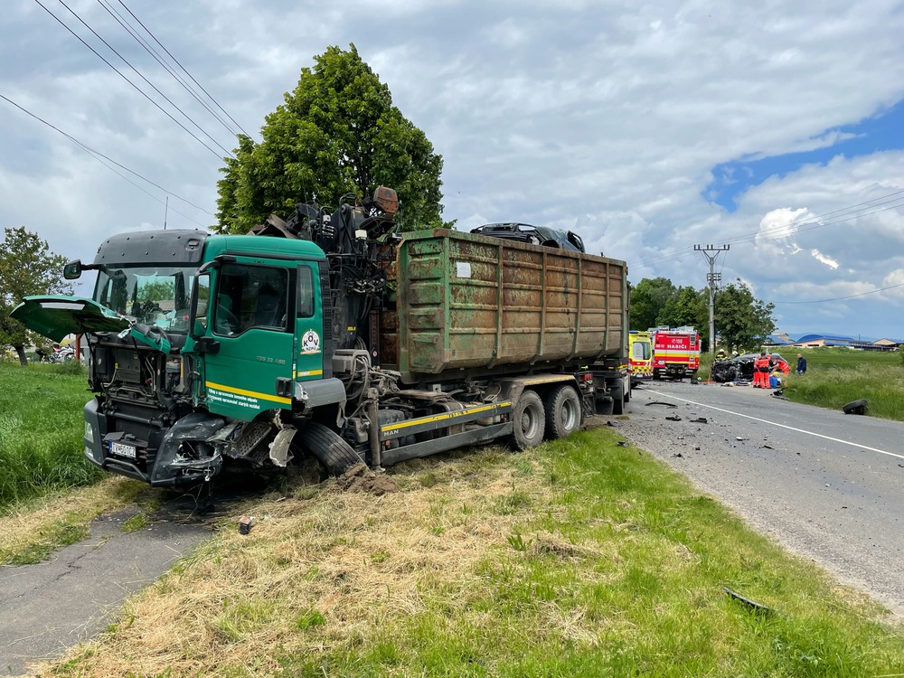 Po čelnej zrážke pomáhali leteckí záchranári