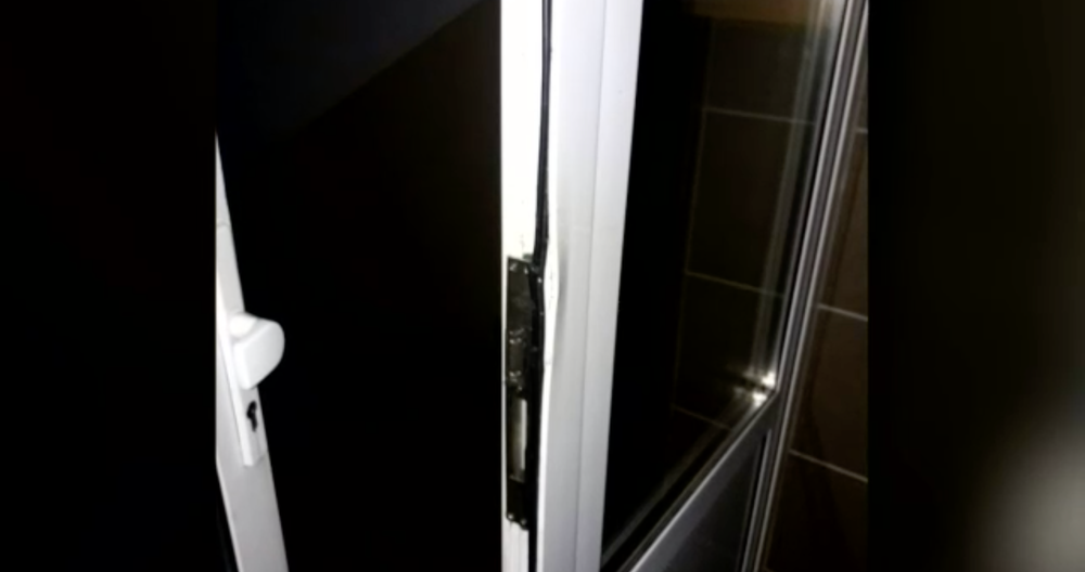 Muž chcel spáchať samovraždu. Po záchrane zaútočil na policajtov