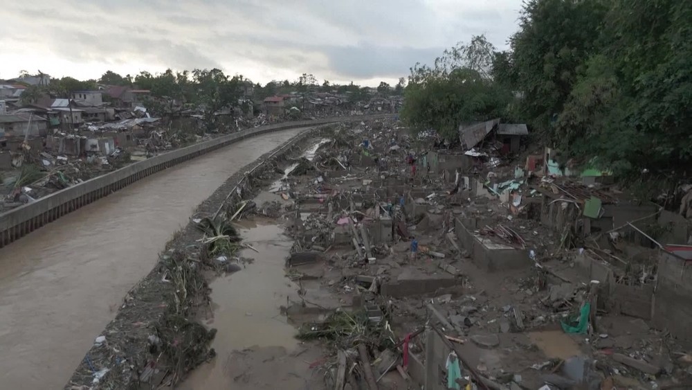 [multi] FilipinyKalmaegi 3916