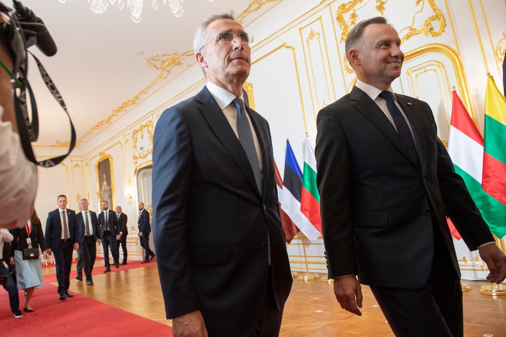 Slovensko politika summit samit B9 lídri NATO Bratislava (6)