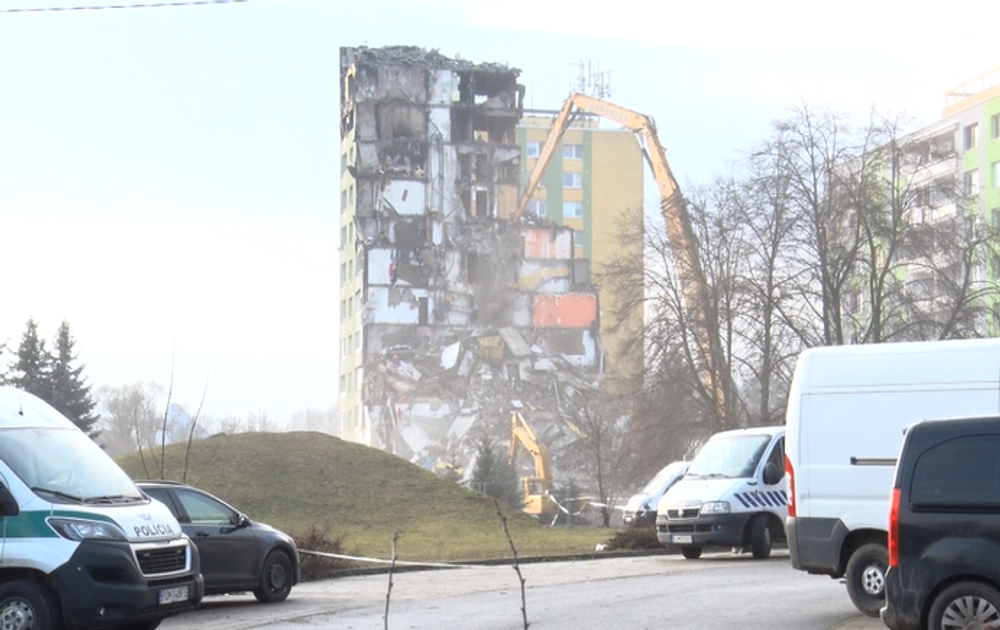 Osud prešovského paneláka je spečatený, zostali už len sutiny