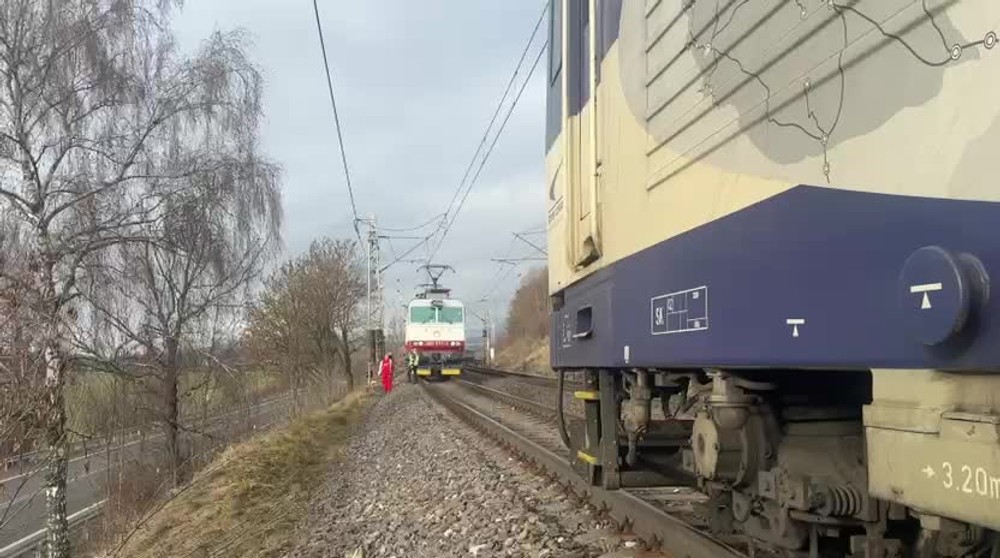 [multi] Vlaky sa vyhli zrážke pri Liptovskom Hrádku 2771