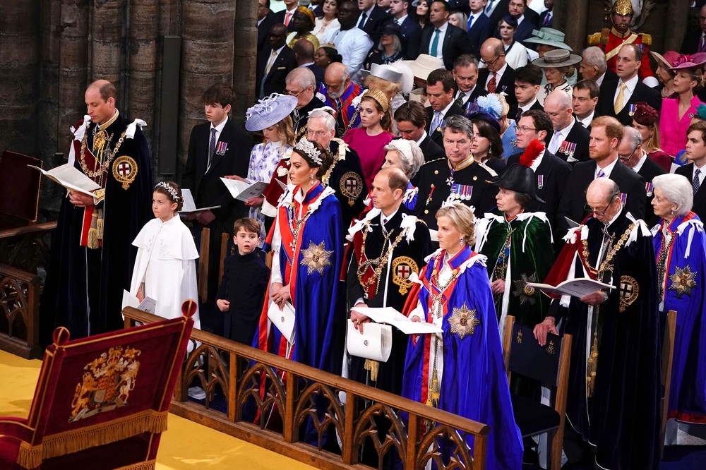 Princ Harry na korunovácii Karola III.