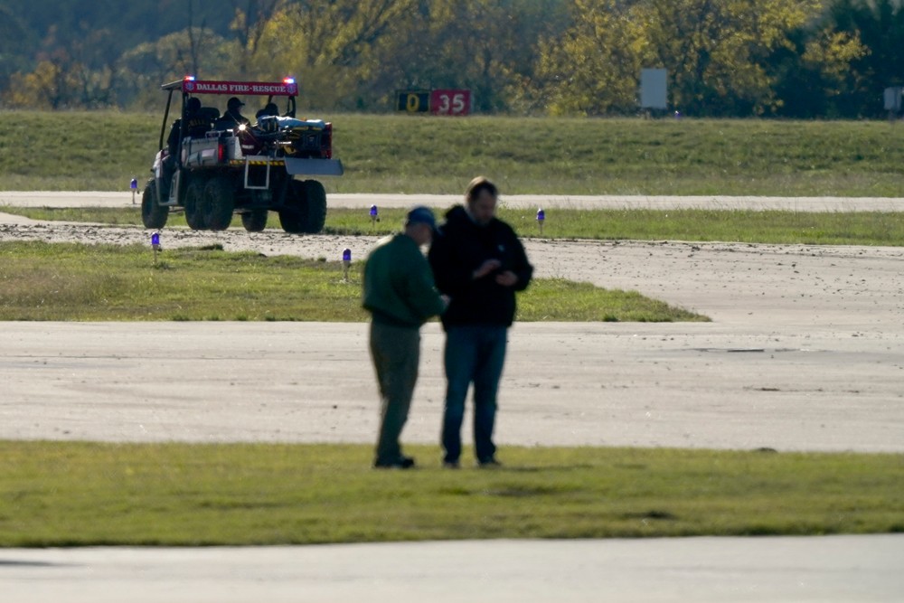 Dallas_Air_Show_Crash_35582-0f11632d5452407e95c0404c1e41bbd7