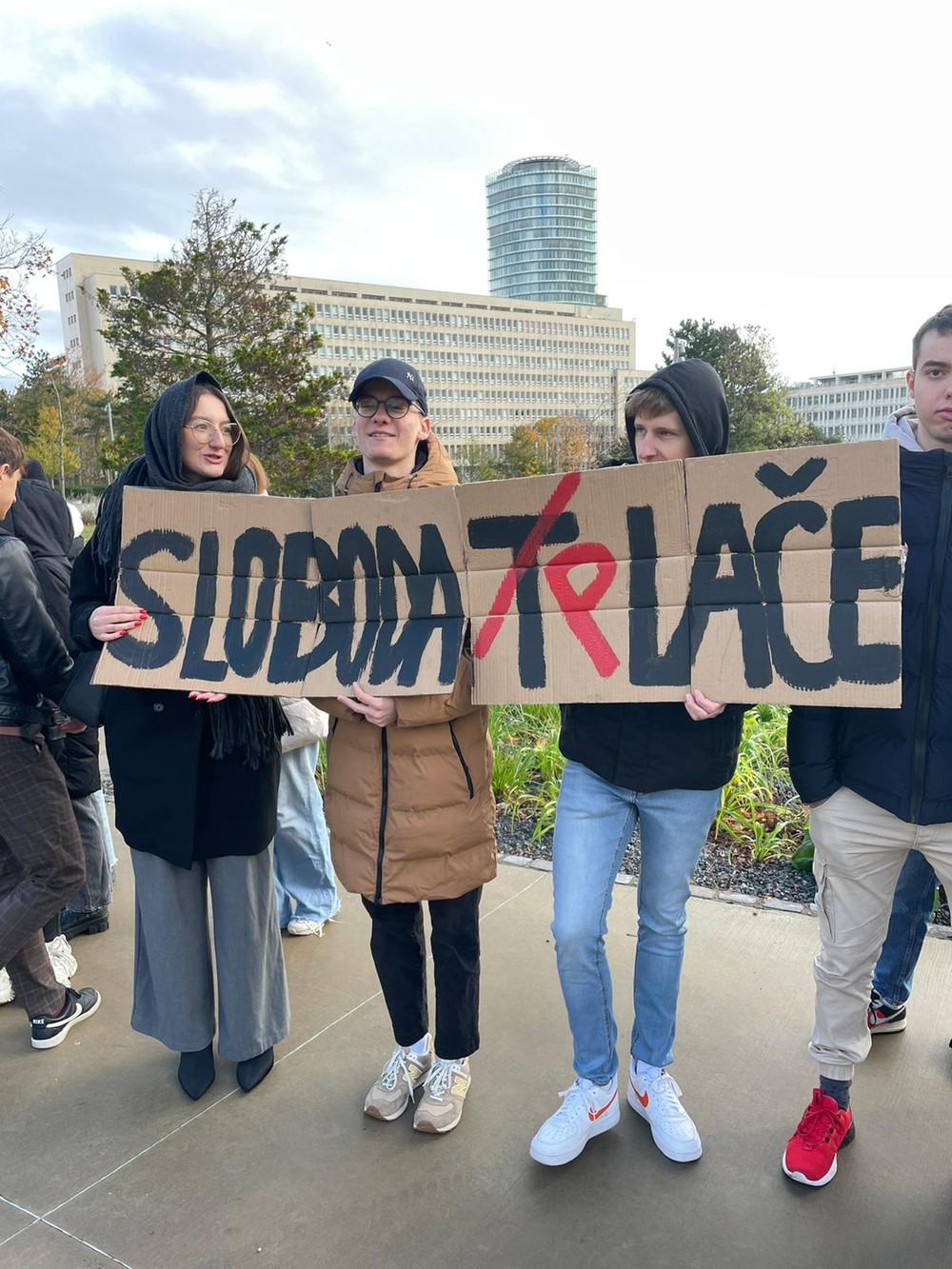 protest študenti žurnalistiky urad vlady (5)