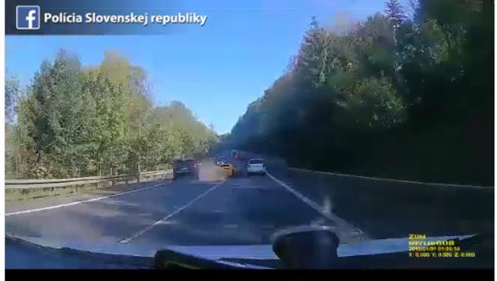 VIDEO: Preteky luxusných áut sa skončili smrťou muža, ktorý cestoval s rodinou