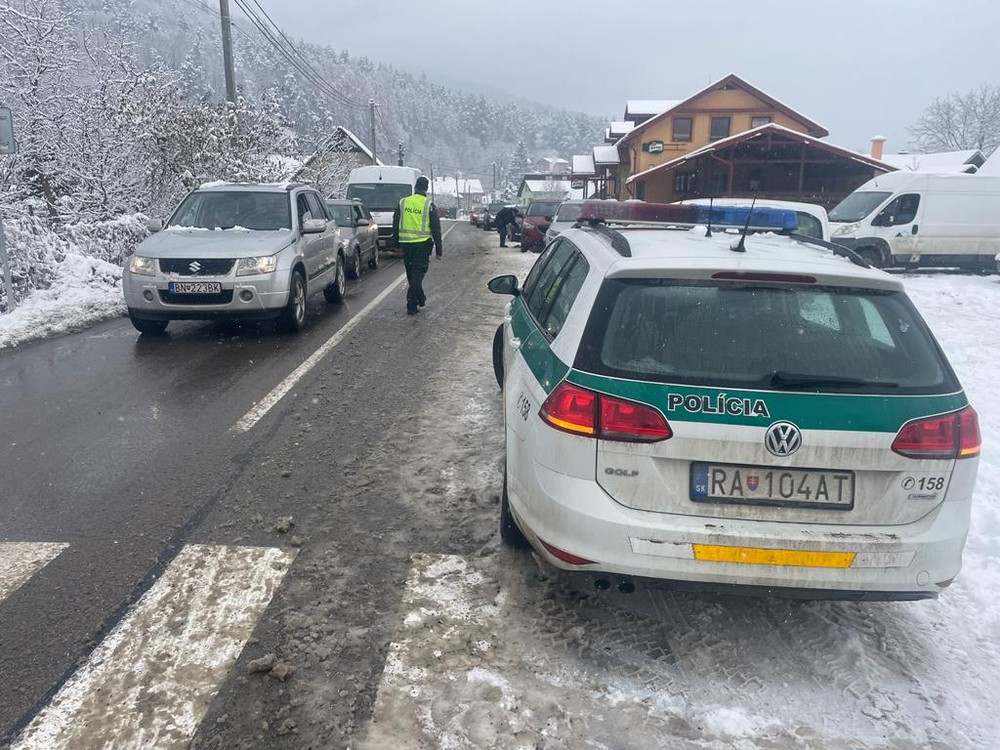 horské sedlo dielik sneh zima cesty (1)