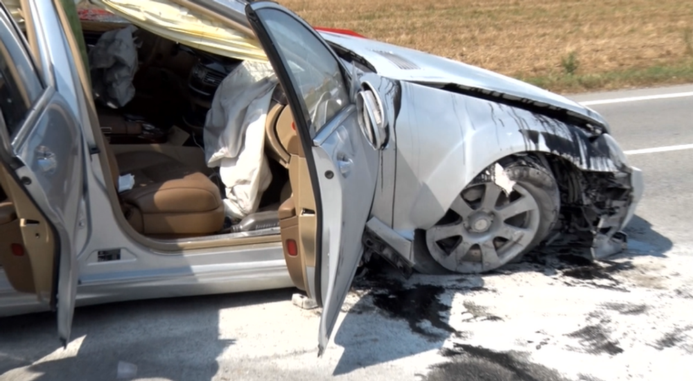 Vodič dostal za volantom mikrospánok. Po náraze sa vozidlo prevrátilo na strechu