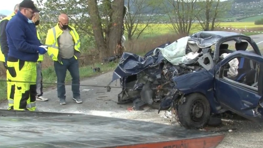 Smrteľný náraz do stromu