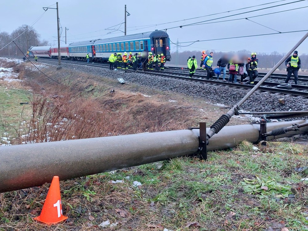 zrážka vlaku s kamiónom ČR (7)
