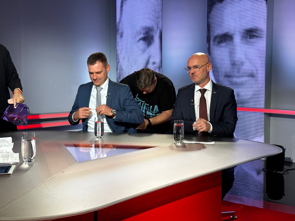 ae0e7ecf-091b-469a-a43c-b981ae6b9cda