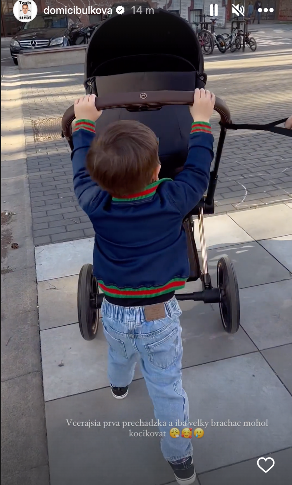Prvé kočíkovanie Ninky - Cibulkovej syn Jakubko