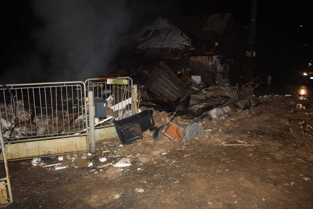 Obcou otriasol v nočných hodinách výbuch domu