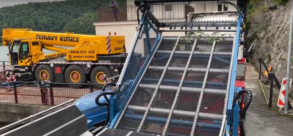 Pomôcť Vodnej nádrži Ružín má moderná technika z Nemecka 