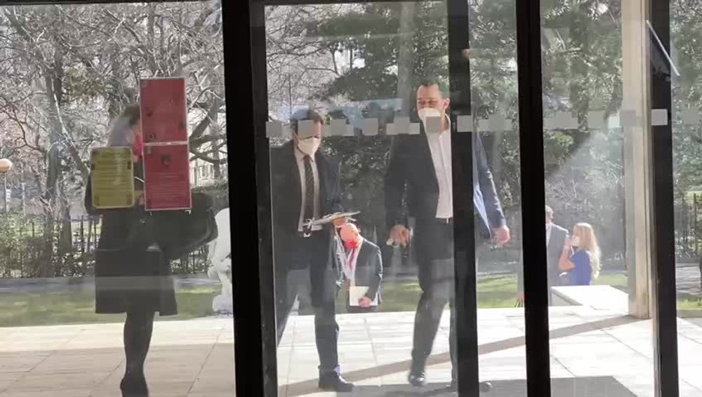 [multi] Stachura na vláde 4997