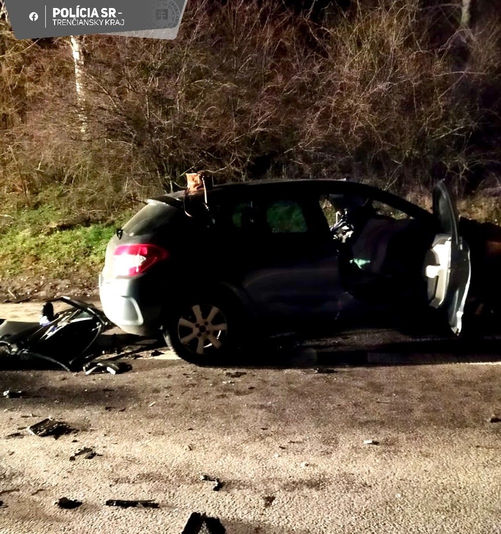 tragicka nehoda zrazka auta a nakladiaka (2)