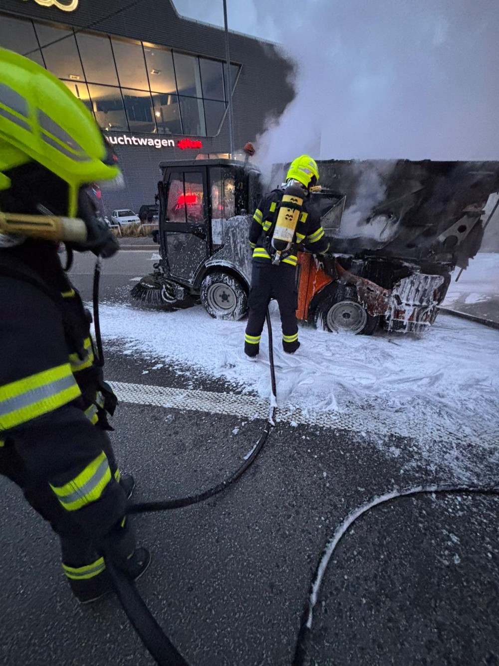 POŽIAR ZAMETACIEHO VOZIDLA
