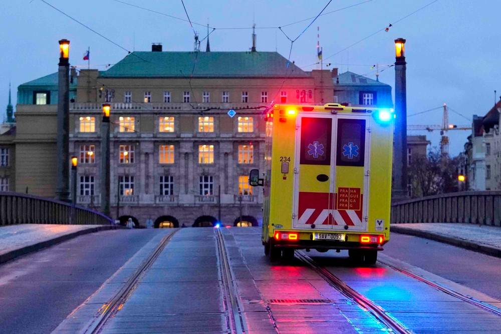 ČR Praha polícia streľba obete zranení (16)