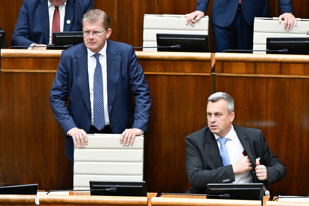 Odvolávanie Michala Šimečku z postu podpredsedu parlamentu
