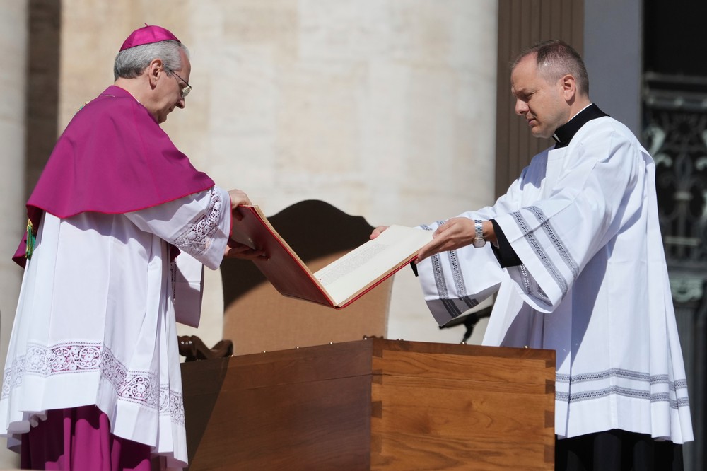 Vatican_Pope317503