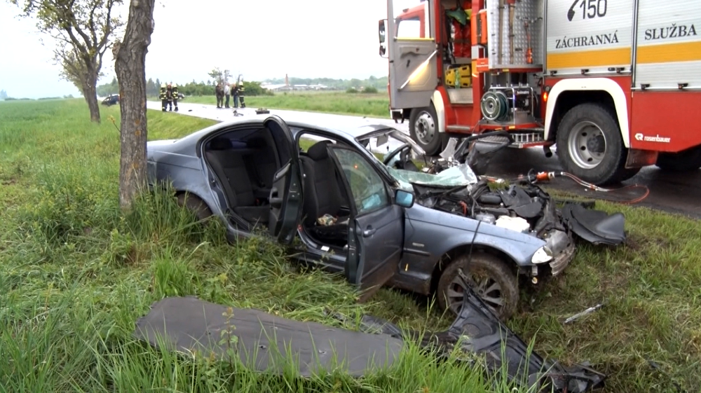 Čelná zrážka dvoch áut pri Tibave