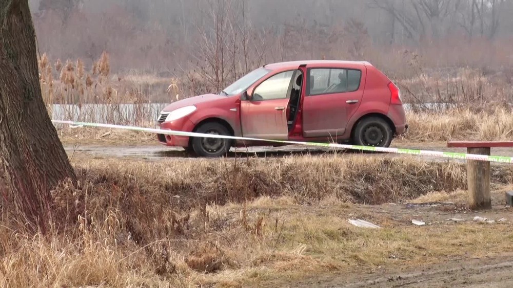 [multi] Mrtvola v aute 6557