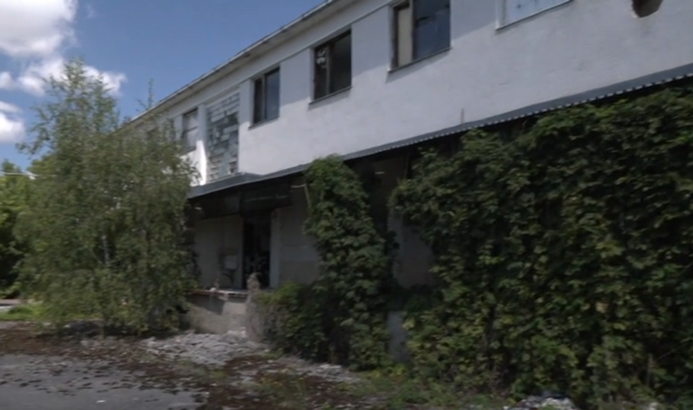 Mladíci dobili bezdomovca