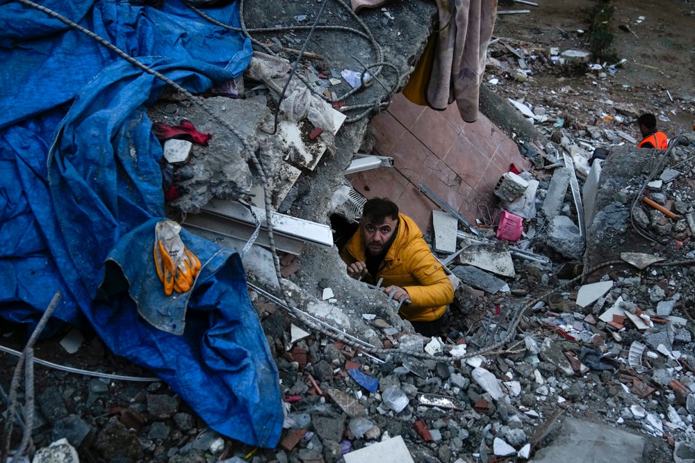 Turkey_Earthquake092644934320
