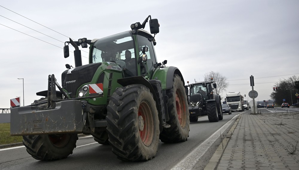 protest farmari polnohospodari traktory MICHALOVCE (7)