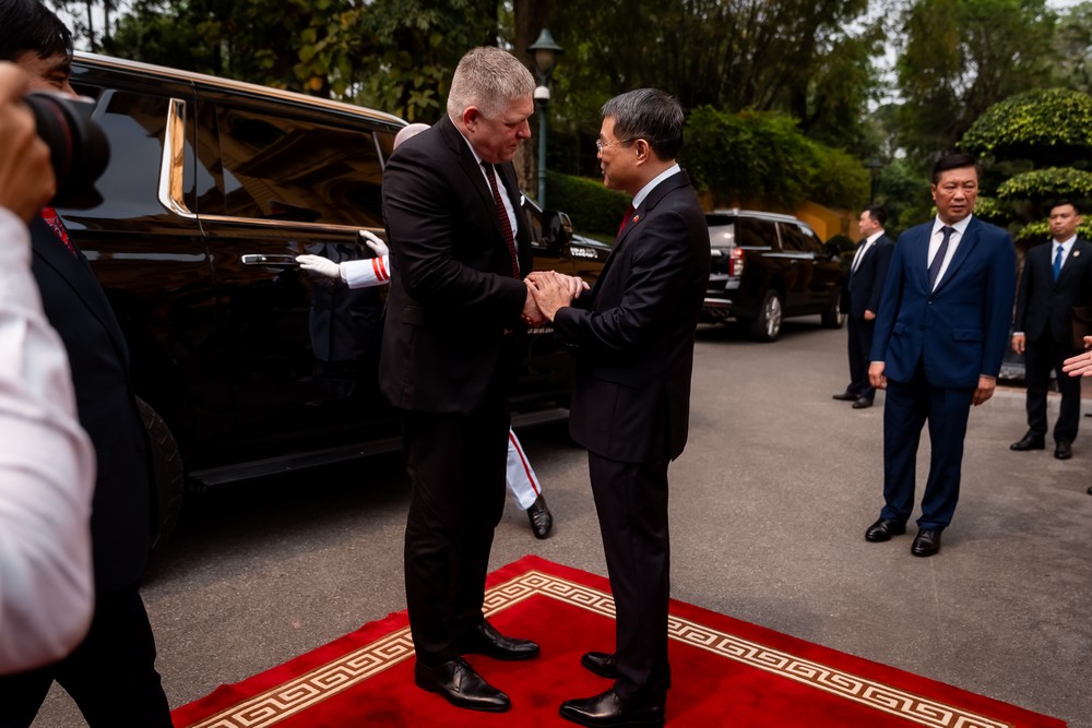 Premiér vo Vietname