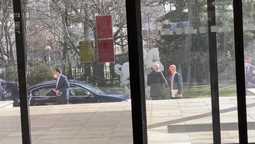 [multi] Stachura na vláde 4999