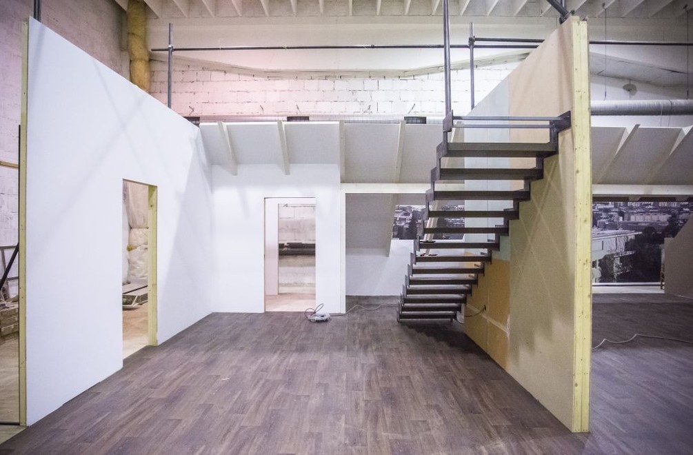 Začali sme stavať ateliéry Paneláku: Pozrite si prvé fotky z bytov nových obyvateľov!