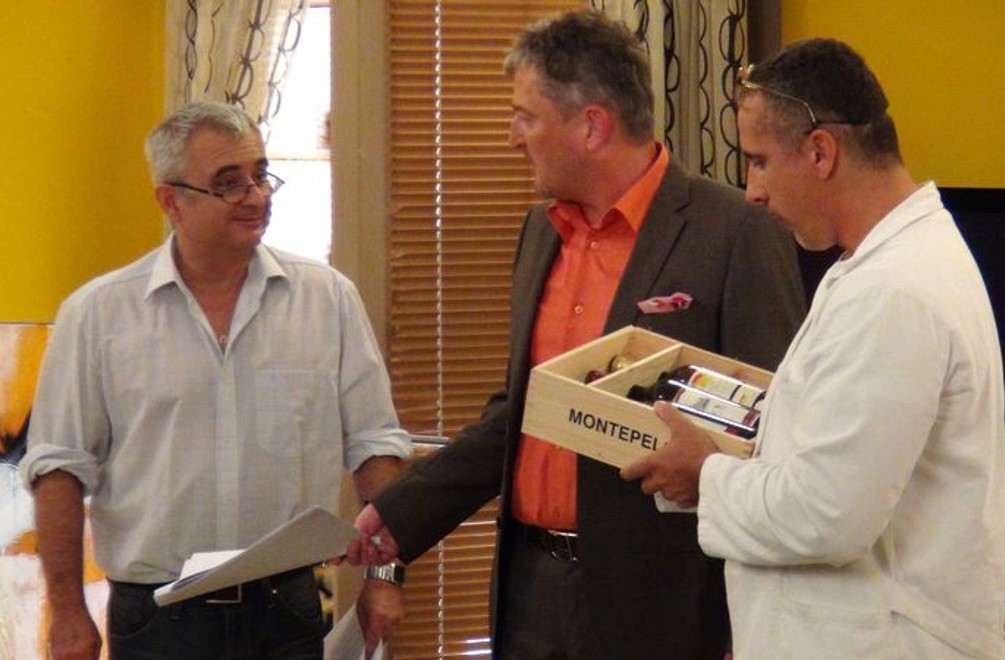 Otrávia Molnárovci Ficovu vládu?