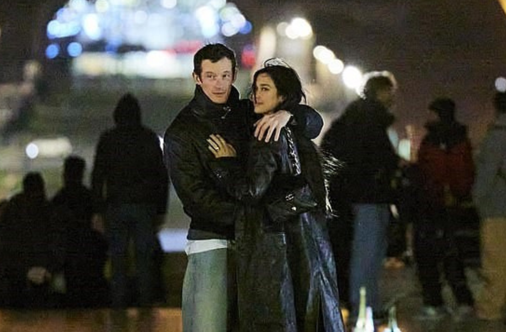 Zažila Dua Lipa najromantickejšie rande na svete? Takto si s priateľom zatancovala pod Eiffelovkou!