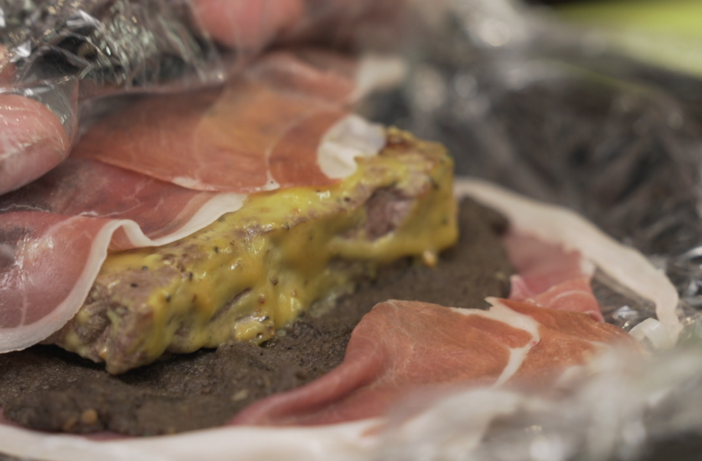 Hlavné jedlo:  Do you speak english?