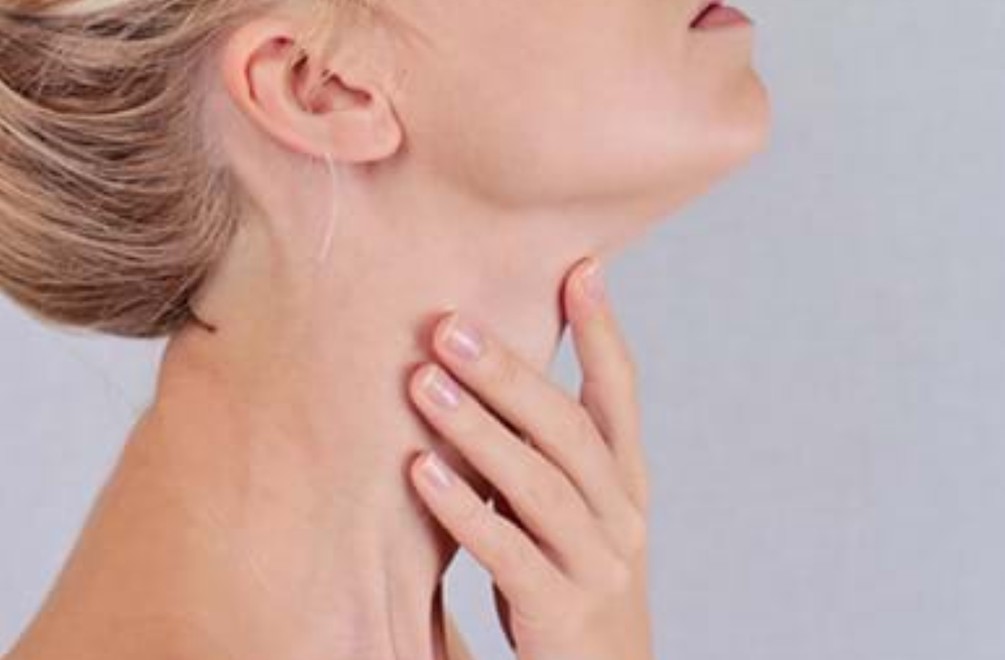 7 varovných signálov, že máte problém so štítnou žľazou: Telo vám to dá najavo