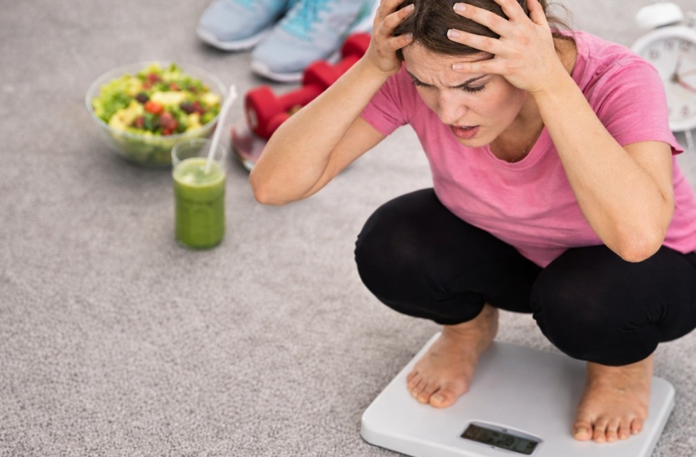 Držíte diétu, cvičíte a ručička na váhe sa nehýbe? 5 chýb, ktoré robia takmer VŠETCI!