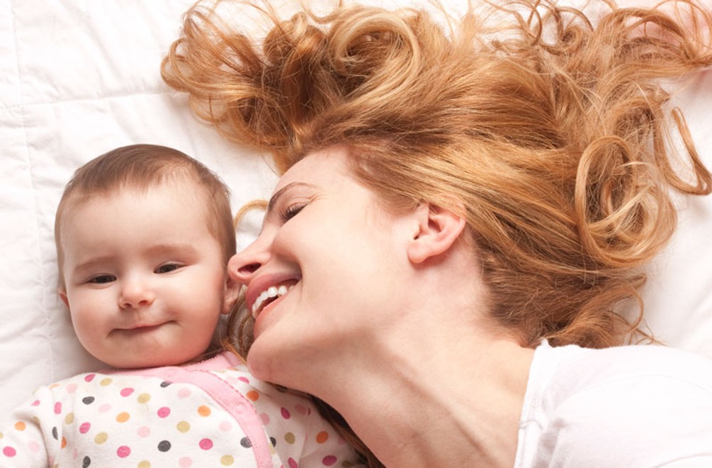 10 (ne)výhod toho, že ste STARŠOU mamou