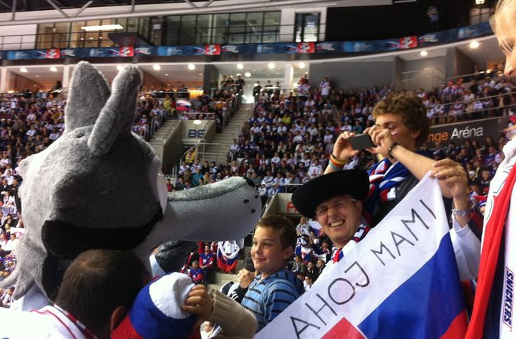 AHOJ MAMI a Šatanove vyrážky